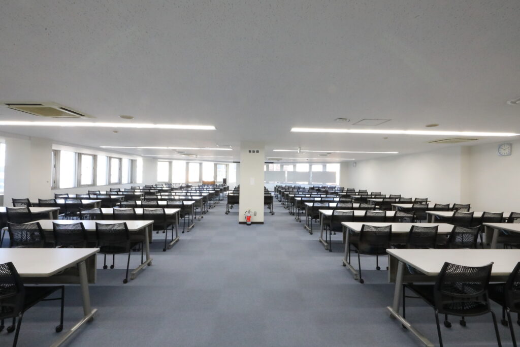 セミナーと研修の違いとは？目的・対象者・効果を徹底比較