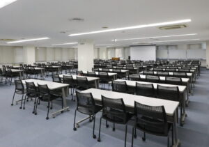 会議室を出る際の順番とマナー